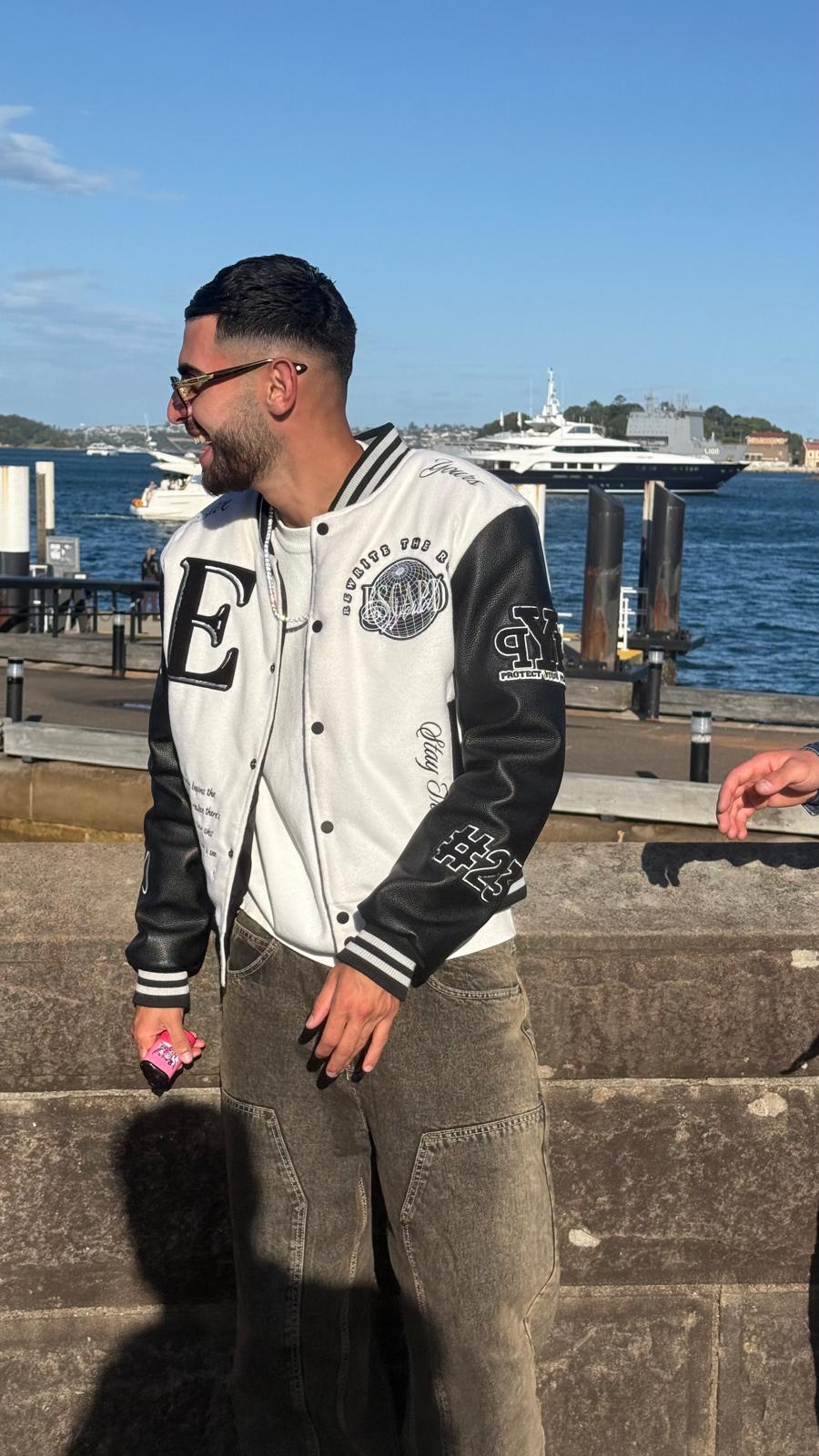 <p><strong>WORN WORLDWIDE</strong></p>