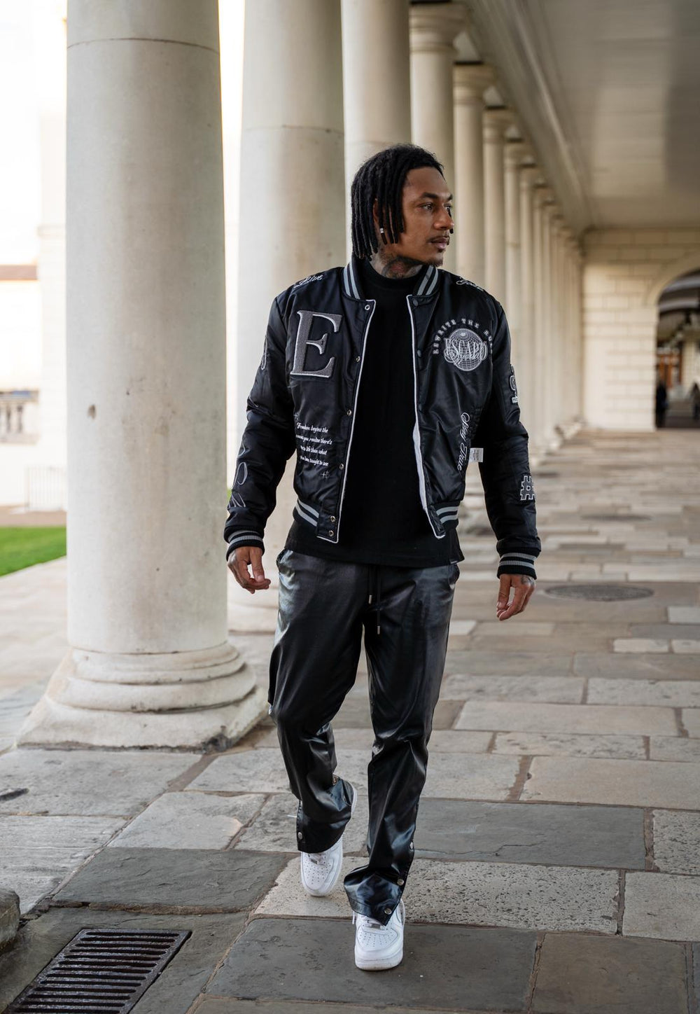 <p><strong>WORN WORLDWIDE</strong></p>