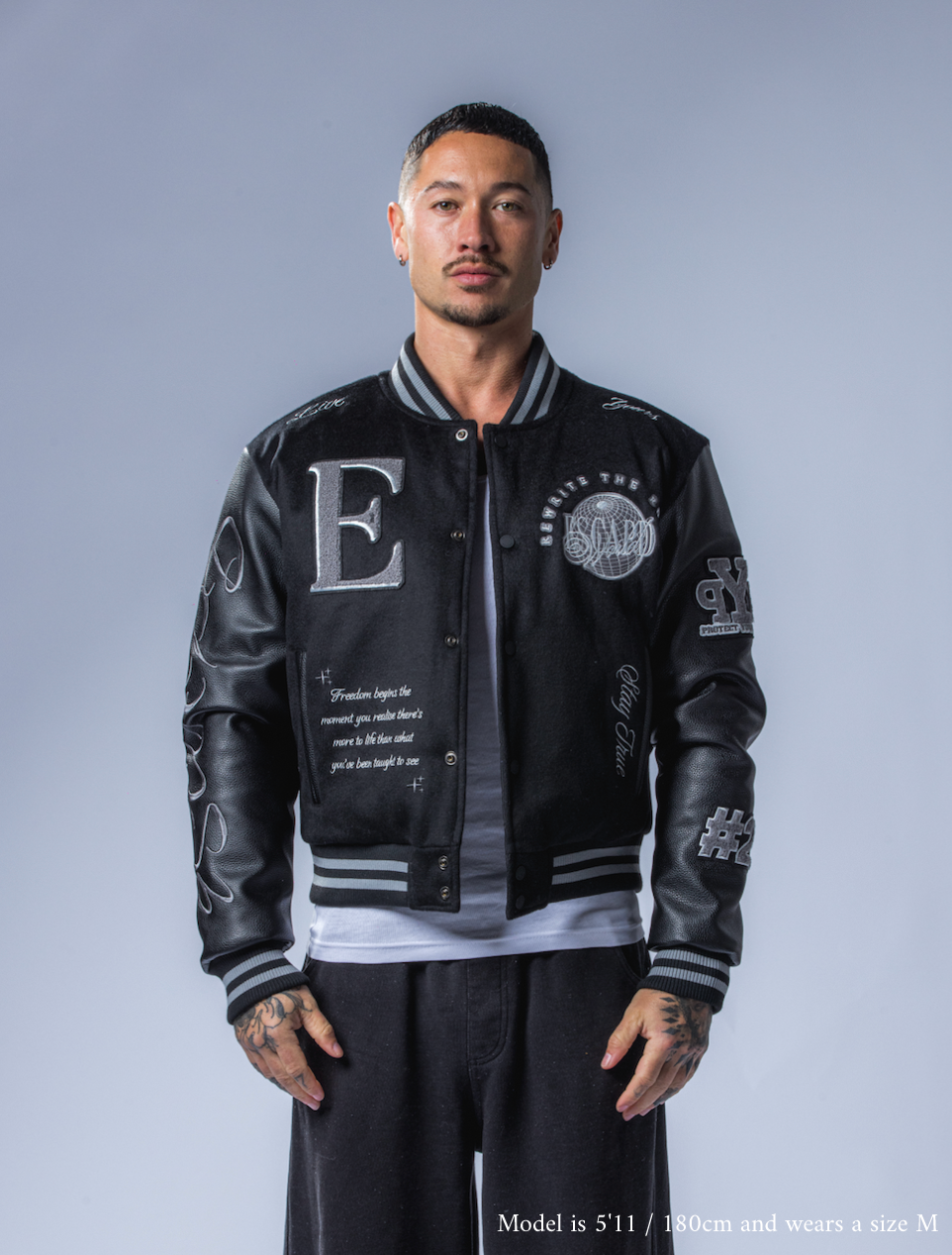 Model is 5’11 / 180cm and wears a size M

