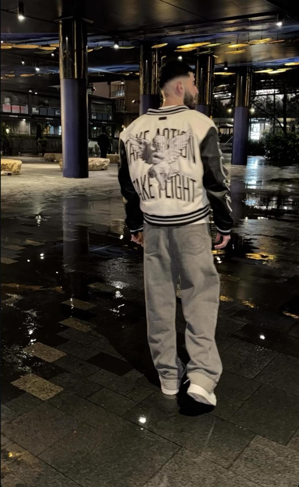 <p><strong>WORN WORLDWIDE</strong></p>